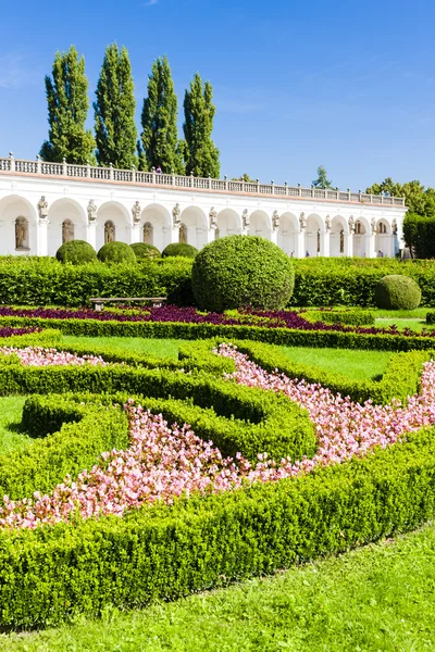 Kwiat ogród Pałac Kroměříž, Republika Czeska — Zdjęcie stockowe