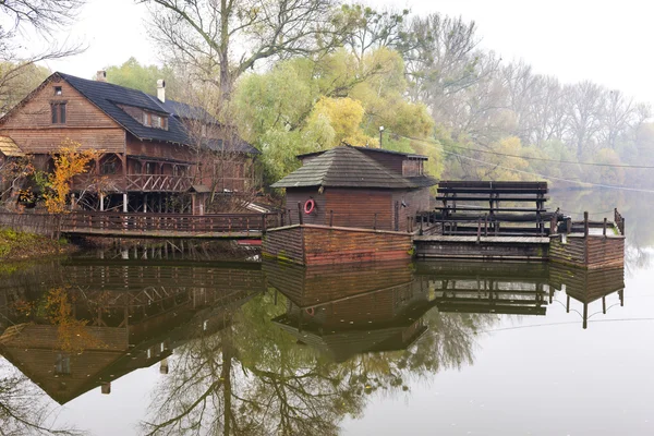 Molino de agua en barco, Kolarovo, Eslovaquia —  Fotos de Stock