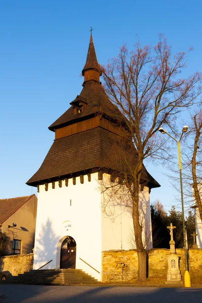 Clocher de l'église à Bily Ujezd, République tchèque — Photo