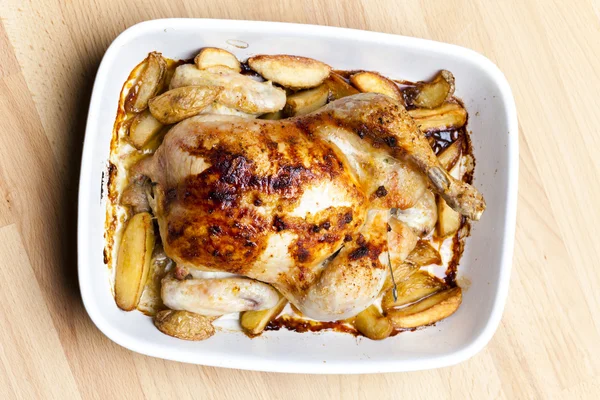 Chicken  with potatoes — Stock Photo, Image