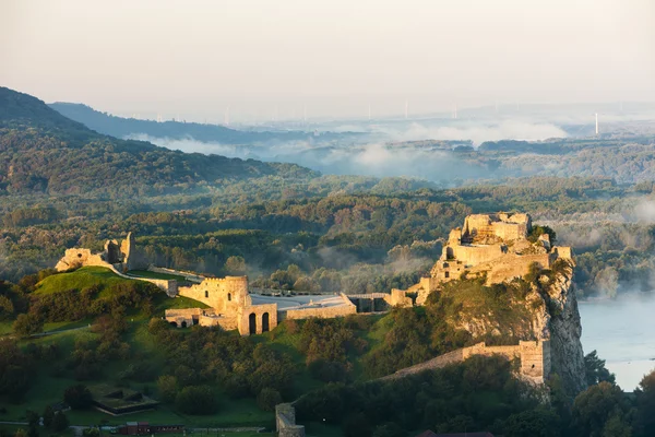 Ruïnes van het kasteel van devin — Stockfoto