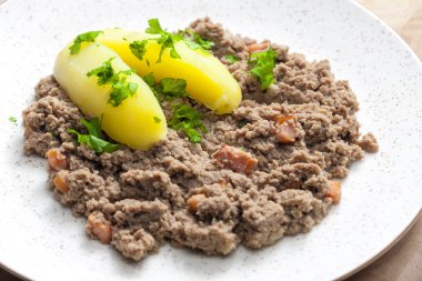 pastırma ile karma et