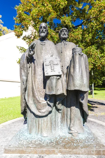 Standbeeld van heiligen Cyrillus en methodius, nitra, Slowakije — Stockfoto