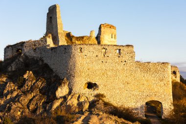 Kotiçe'kale kalıntıları
