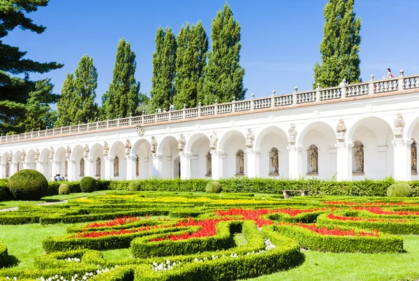 Bloementuin van kromeriz palace — Stockfoto