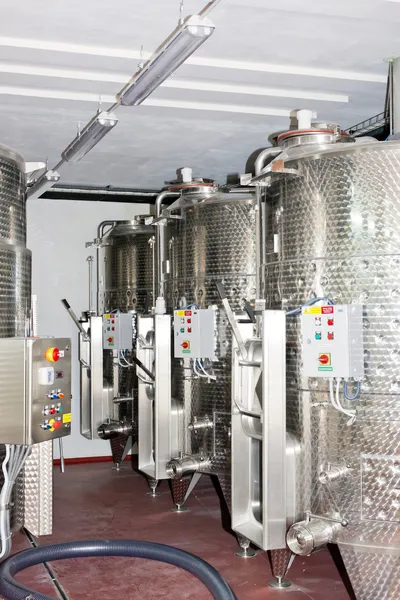 Winery içinde kontrollü fermentasyon — Stok fotoğraf