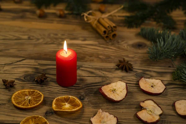 Traditionelle Tschechische Weihnachten Auf Holzdekoration Mit Zweigen Kerzen Äpfeln Orangen — Stockfoto