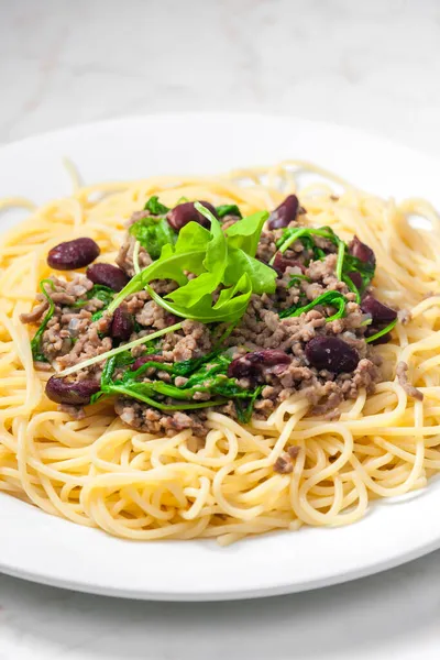ひき肉と小豆のスパゲティ — ストック写真