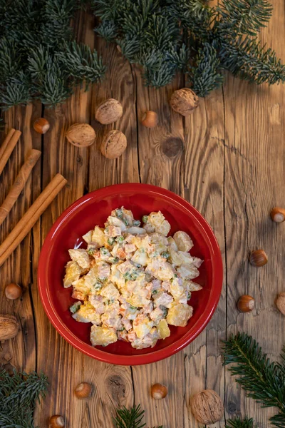 伝統的なチェコのクリスマスのポテトサラダ — ストック写真