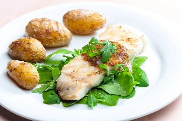 Grilled Carp Mustard Sauce Grilled Potatoes — Stock Photo, Image
