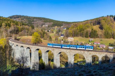 Kuzey Bohemya, Çek Cumhuriyeti Krystofovo Udoli 'deki Novina Viyadük' ü