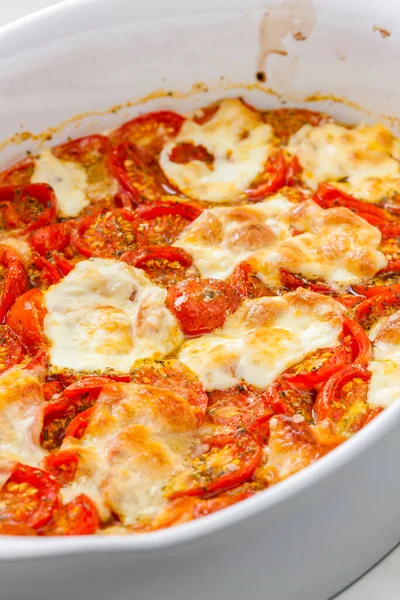 Heißer Salat Aus Tomaten Und Mozzarella — Stockfoto