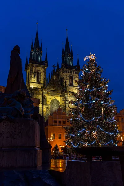 Árbol Navidad Plaza Ciudad Vieja Praga República Checa —  Fotos de Stock