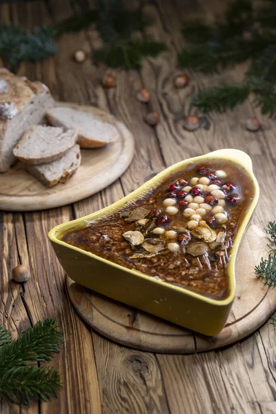 Pate Duro Com Avelãs Cogumelos — Fotografia de Stock