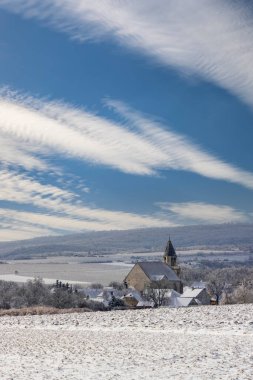 Üzüm bağı olan Hnanice Kilisesi, Znojmo Bölgesi, Güney Moravya, Çek Cumhuriyeti