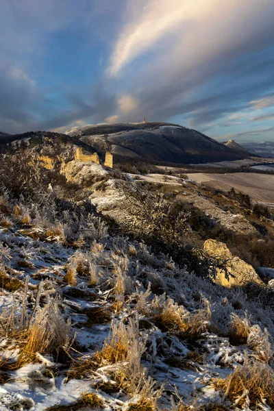 Paisaje Invernal Palava Con Ruinas Sirotci Hradek Moravia Del Sur — Foto de Stock