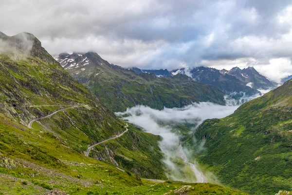 Типичный Альпийский Пейзаж Швейцарских Альп Вблизи Сустенштрассе Урнерские Альпы Кантон — стоковое фото