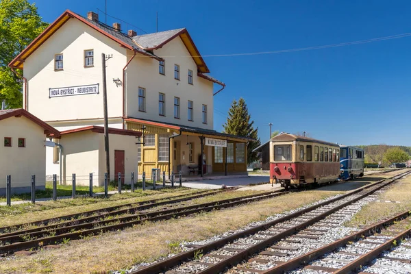 Залізниця Вузькою Колією Jindrichuv Hradec Нової Бистріце Станція Нова Бистриця — стокове фото