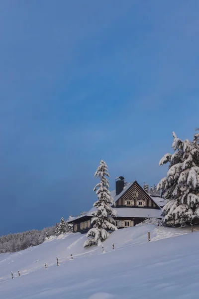捷克共和国东波希米亚巨山Mala Upa周围的冬季景观 — 图库照片