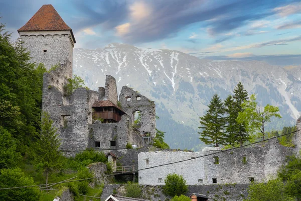 Ruinas Del Castillo Kamen Radovljica Eslovenia —  Fotos de Stock