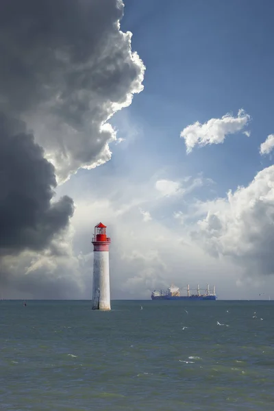 Phare Chauvea Perto Ile Com Navios Para Rochelle Pays Loire — Fotografia de Stock