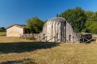 Santi Cipriano e Giustina church, Pissignano near Campello sul Clitunnoi, Umbria, Italy