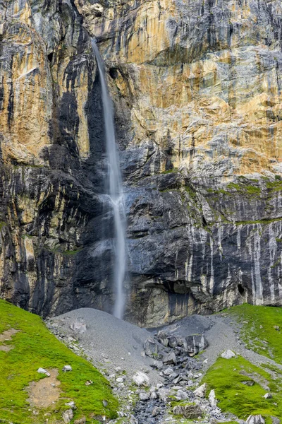 Paisagem Alpina Típica Com Cachoeiras Alpes Suíços Perto Klausenstrasse Spiringen — Fotografia de Stock