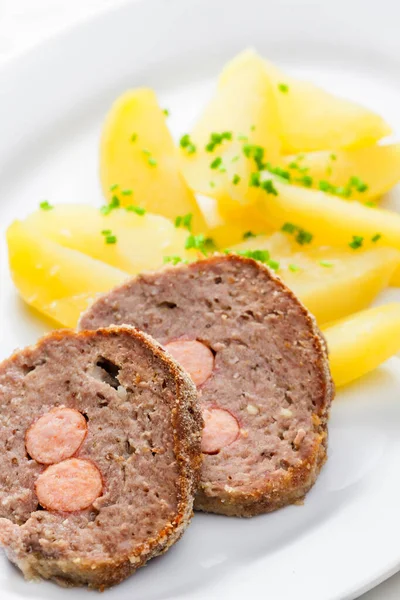 Pastel Carne Hecho Casa Lleno Salchichas —  Fotos de Stock