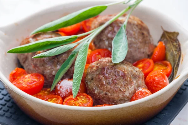 Boulettes Viande Aux Tomates Cuites Sauge — Photo