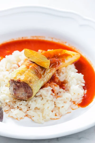 Pepper Stuffed Minced Meat Served Tomato Sauce Rice — Stock Photo, Image