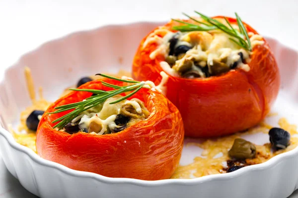 Baking Tomatoes Filled Green Black Olives Cheese — Stock Photo, Image