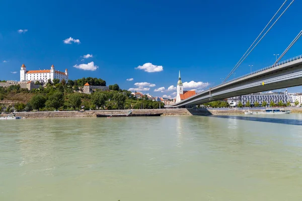 Bratislava Kalesi Tuna Nehri Slovakya — Stok fotoğraf