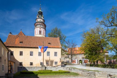 Çek Cumhuriyeti, Güney Bohemya, Krumlov 'daki ilk avludan kalenin görüntüsü