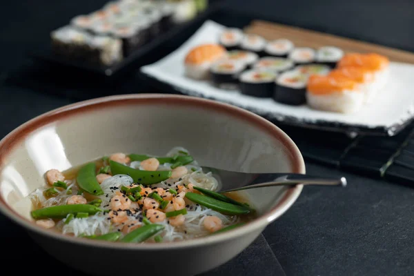 Varios Platos Cocina Asiática Con Sushi Típico —  Fotos de Stock