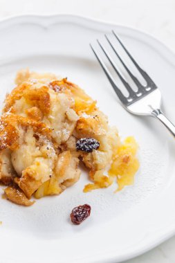 Tatlıya zemlovka denir. Kuru üzümlü çöreklerden yapılır.