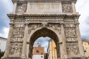 Trajan kemeri, antik Roma zafer kemeri, Benevento, Campania, İtalya