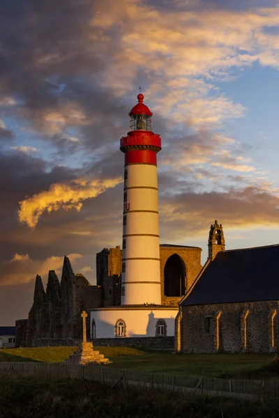 法国菲涅斯特河畔Plougonvelin的Pointe Saint Mathieu Saint Mathieu灯塔 — 图库照片