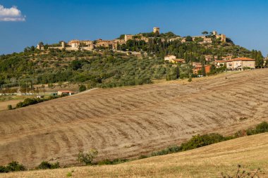 Montepulciano ve Monticchielo, İtalya yakınlarındaki tipik Toskana manzarası
