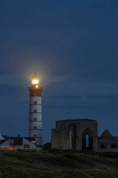 法国菲涅斯特河畔Plougonvelin的Pointe Saint Mathieu Saint Mathieu灯塔 — 图库照片