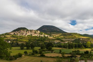 Compeyre yakınlarındaki manzara, Midi-Pyrenees, Ayrılış Aveyron, Fransa