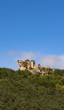 Chateau de Peyrelade harabeleri, Aveyron, Fransa