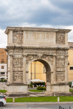 Trajan kemeri, antik Roma zafer kemeri, Benevento, Campania, İtalya