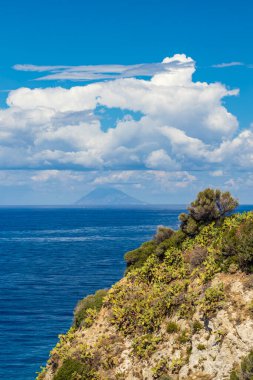 Capo Vaticano 'nun kayalık kayalıkları Aeolian Adaları, Tyrhenian Denizi, Calabria, Güney İtalya