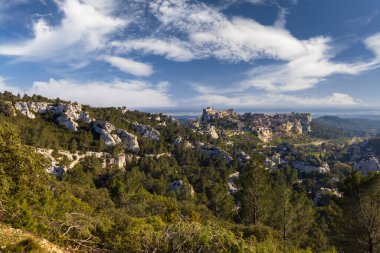 Ortaçağ şatosu ve köyü, Les Baux-de-Provence, Alpilles dağları, Provence, Fransa