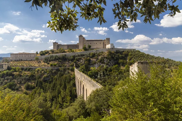 Castillo Spoleto Con Acueducto Umbría Italia —  Fotos de Stock