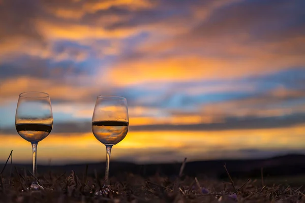 Glas Wein Mit Sonnenuntergang Spätsommer — Stockfoto