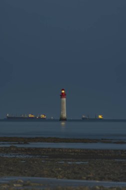 Ile de Re yakınlarındaki Phare de Chauvea gemileriyle La Rochelle, Pays de la Loire, Fransa