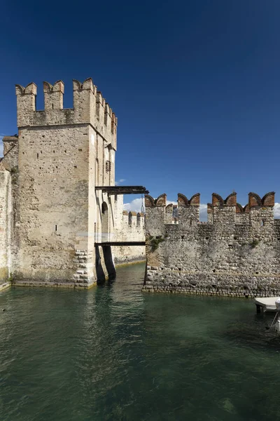 Castello Sirmione Lago Garda Lombardia Italia — Foto Stock