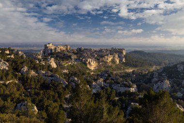 Ortaçağ şatosu ve köyü, Les Baux-de-Provence, Alpilles dağları, Provence, Fransa