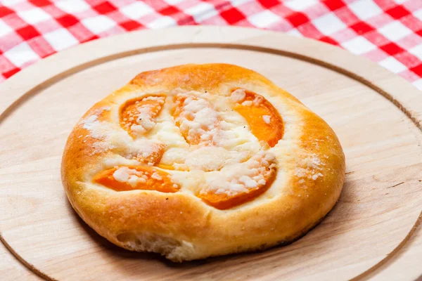 Apricot Pie Wooden Board — Stock Photo, Image